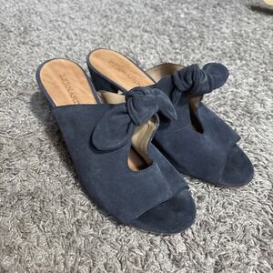 Bernardo Anthropology Lizzy navy blue Suede‎ Knot Mules size 8 Block Heel Medium